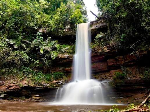 The 38 metre single drop of Takob Akob Falls